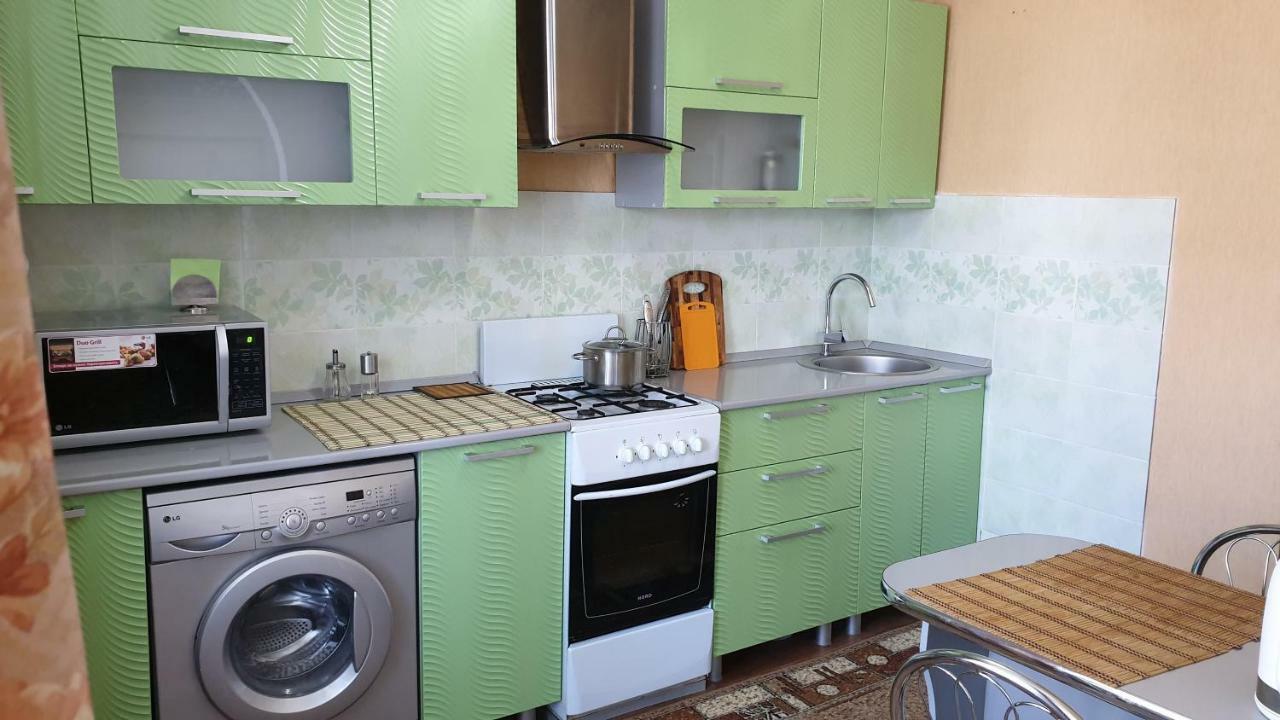 Apartment On Abay Avenue Kostanay Exterior foto