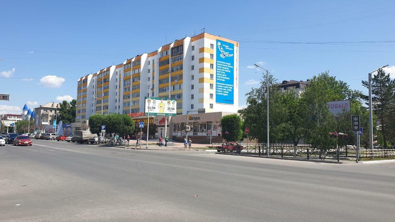 Apartment On Abay Avenue Kostanay Exterior foto